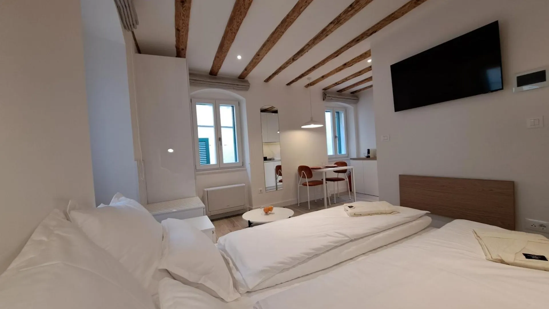 House Olenta - New From 2025 Apartment Split