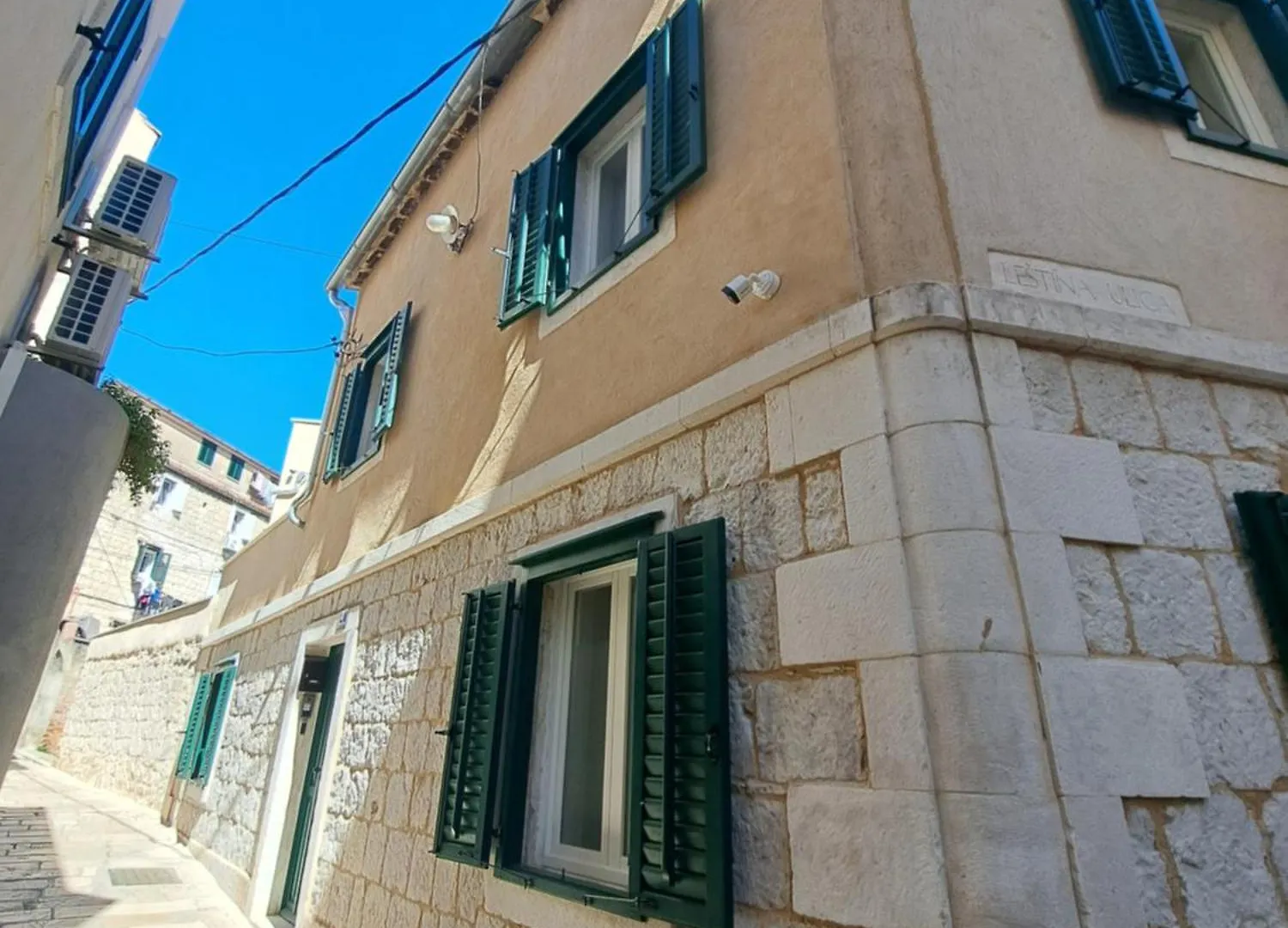 House Olenta - New From 2025 Apartment Split