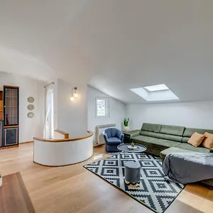 Opera Apartment