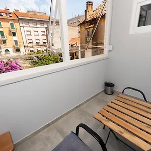 Laghanini Apartment