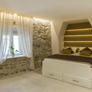 Apartman Situs, Split