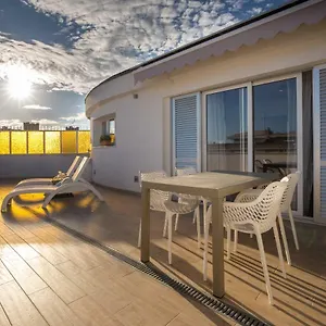Sunny Rooftop Apartment